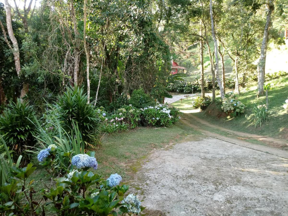 Sitio Das Hortensias Chales Консейсан-да-Ибитипока Экстерьер фото